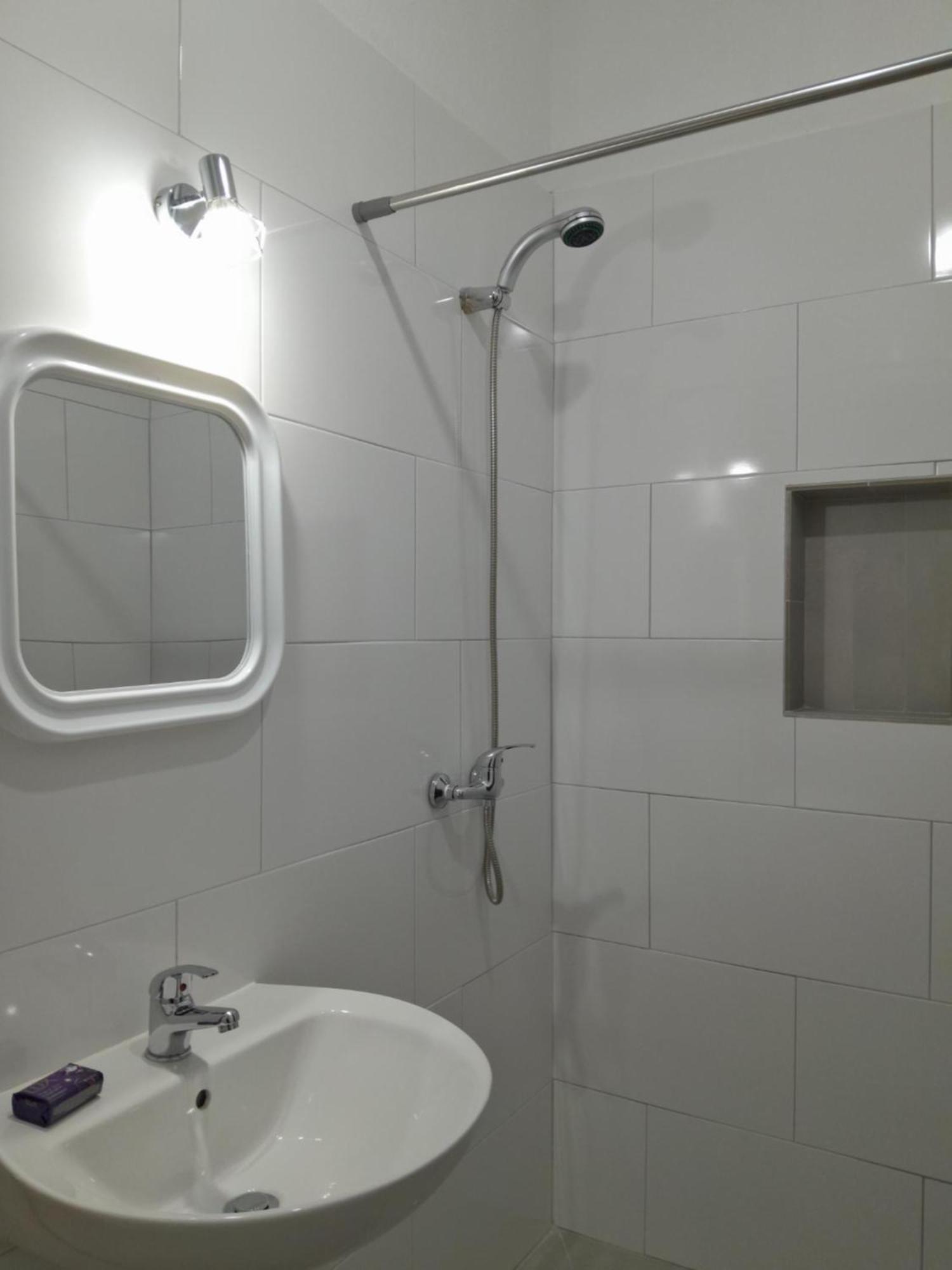 Limestone Sun Suites Слима Екстериор снимка