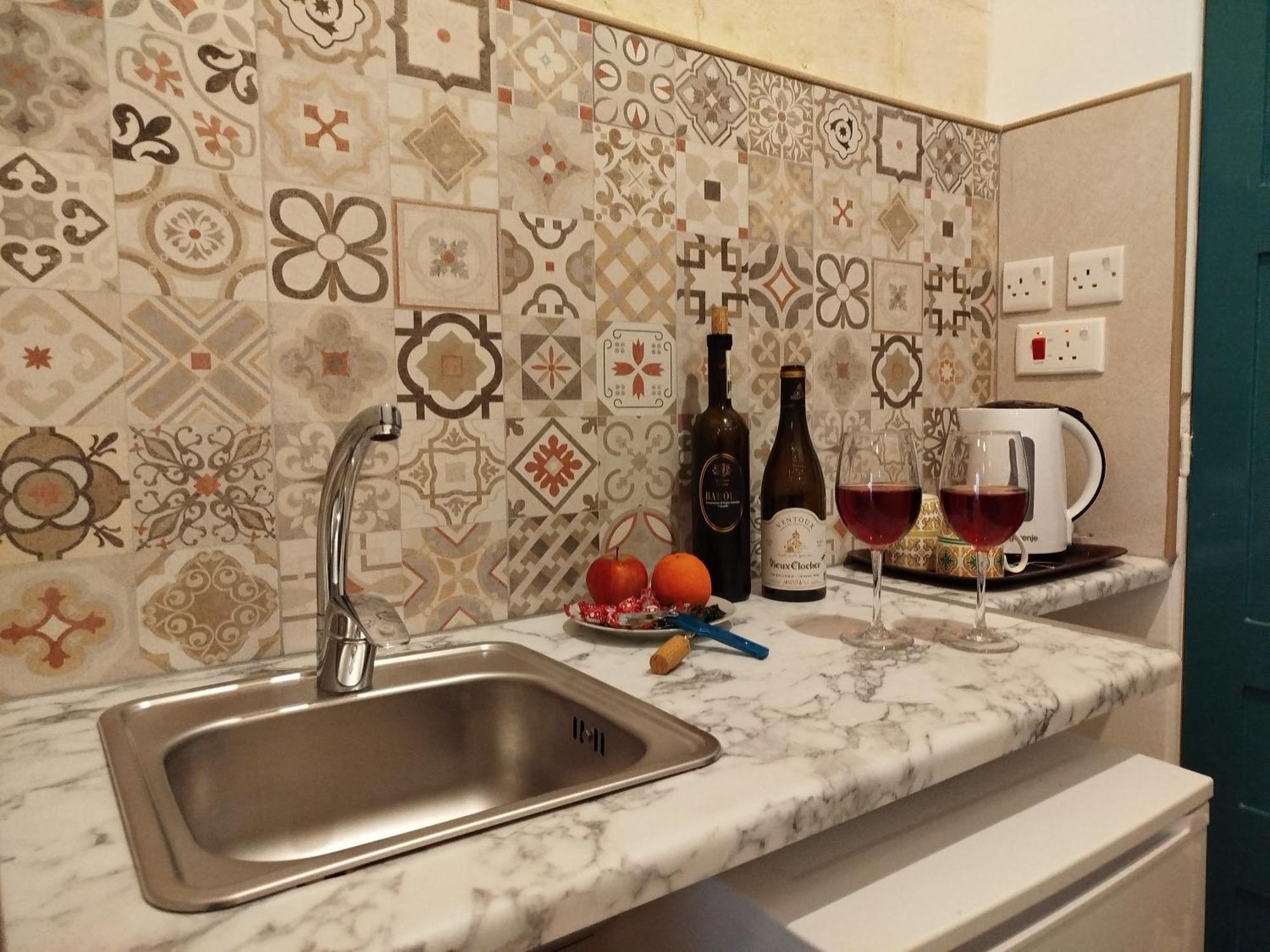Limestone Sun Suites Слима Стая снимка